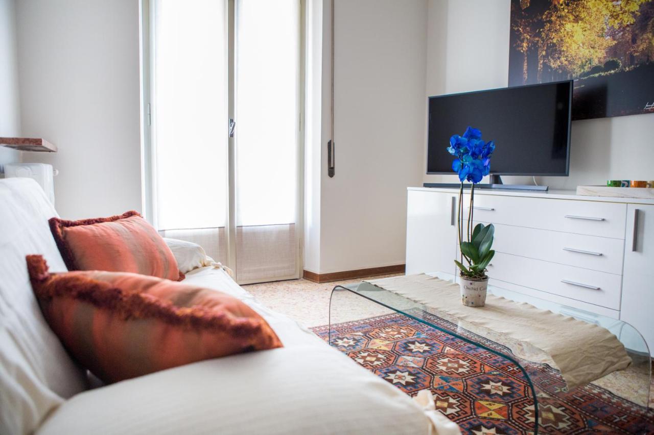 Parma A Due Passi Dal Duomo Apartment エクステリア 写真